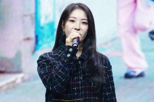 보아, &apos;전현무 취중 라방&apos; 직접 언급할까···유튜브 &apos;밥사효&apos; 출연 확정[공식]