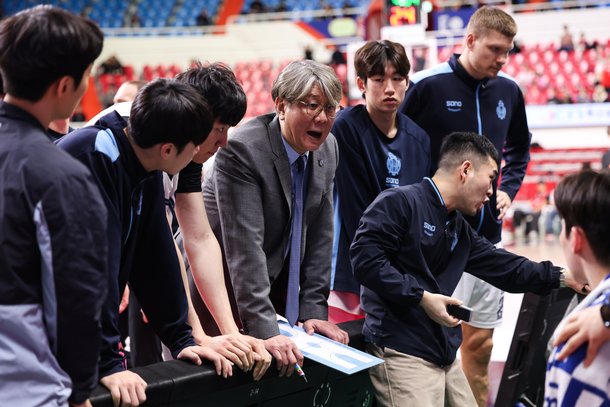 고양 소노 손창환 감독 작전 지시 장면