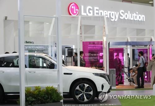 전기차 인기 확 줄어도…올해도 11조 투자 한다는 LG엔솔
