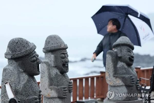 제주 태풍급 비바람 예보 관련 이미지