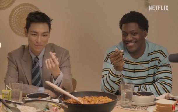 &apos;오겜&apos; 탑, 美래퍼와 닭갈비 먹방…&apos;아이리스&apos; 영상엔 부끄럽다