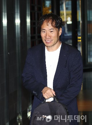 업스테이지, 포털 '다음' 인수…자체 LLM 엮어 AI포털 만든다