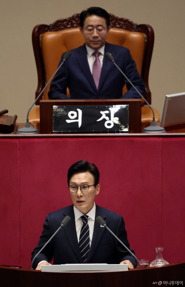 金 "개헌, 국민 원하는 선까지…메가특구법 최우선"
