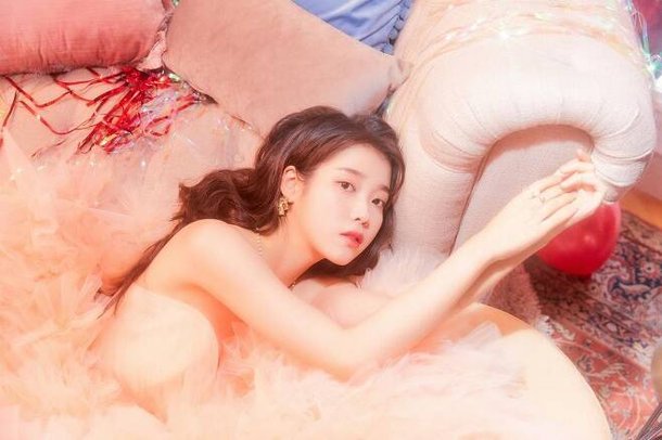 아이유 누드 한국경제TV