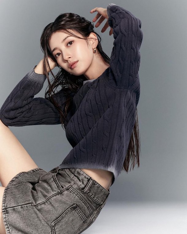 Suzy, Fall Denim Photo Shoot Revealed... 'Breathless Visual'