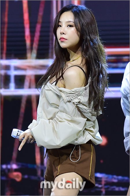 MD포토] 마마무 휘인 '빨려드는 시선' : 네이트 연예