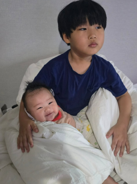 정주리 백일된 막내子, 세상 달관한 표정 날 가지고 노네