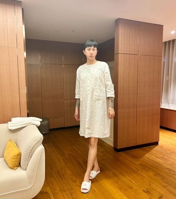 아빠 된 슬리피, 많이 신났나봐…&apos;헉&apos; 소리 나는 조리원복 패션