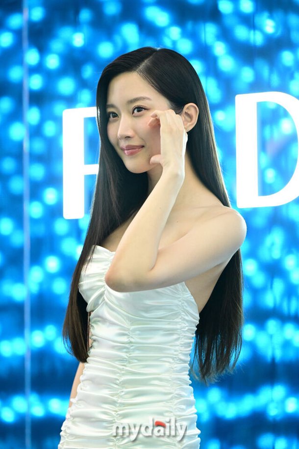&apos;바비인형 그 자체&apos; 문가영, 성수동 시선 싹쓸이 한 핫 보디라인