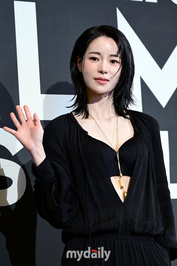 &apos;곰신 탈출&apos; 임지연, 과감해진 란제리룩