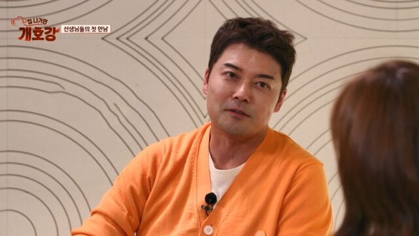 &apos;고정 프로 11개&apos; 전현무 반려견 불쌍해서 안 키워…계속 혼자 있을텐데 [일문일답]