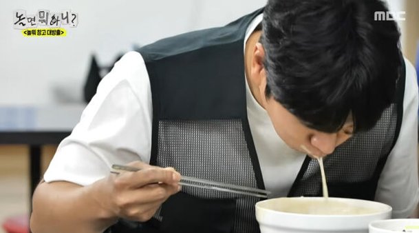 이이경 면치기할 때 국물 사방으로 튀어, 비위생 논란…입맛 떨어져[MD이슈]
