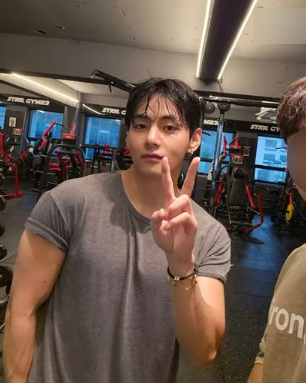 BTS V, Incredible Bulk Up... Bursting Muscles