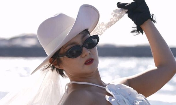 Park Na-rae completes wedding shoot... 'Can't delay any longer' after 23 years with male friend [I Live Alone]