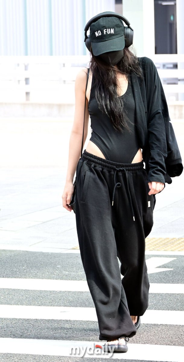 [MD PHOTO] BLACKPINK Jennie 'Daring Airport Fashion'