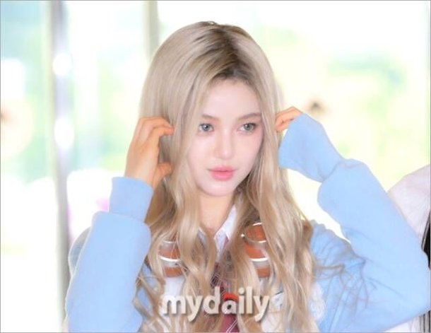 Danielle Leaves Korea After Failed Adjustment with ADOR, Runs Again [MD★Star]
