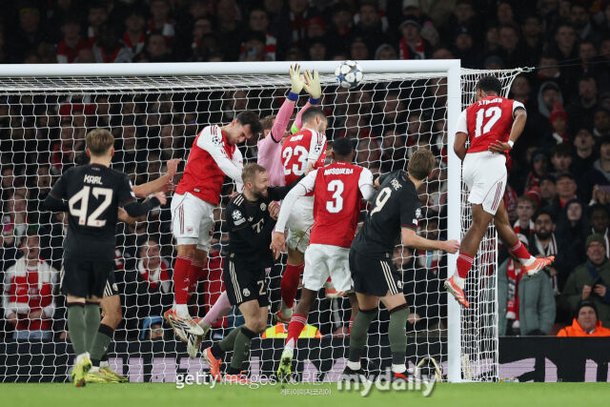 아스날 뮌헨 경기 장면