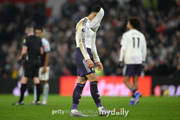 애스턴 빌라 대 맨유 경기 관련 이미지