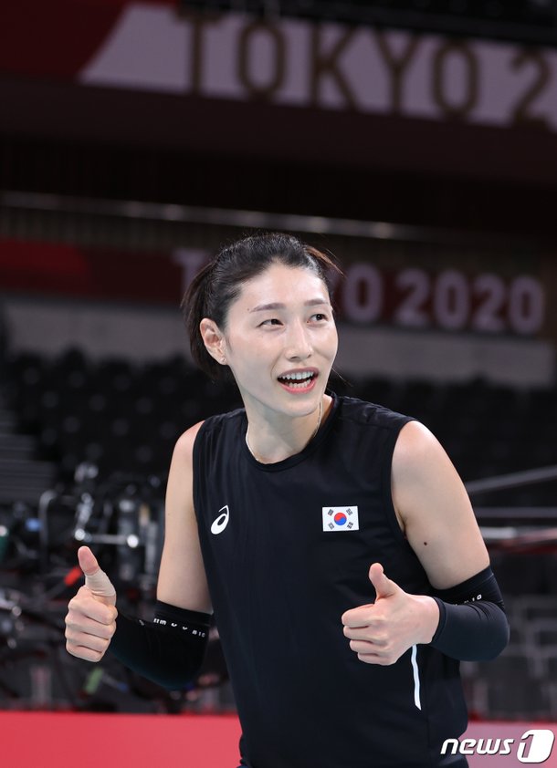 ê¹€ì—°ê²½ ë„ì¿„ì—ì„œ ì—„ì§€ì²™ ì•¼ê°„ ì •ë³´
