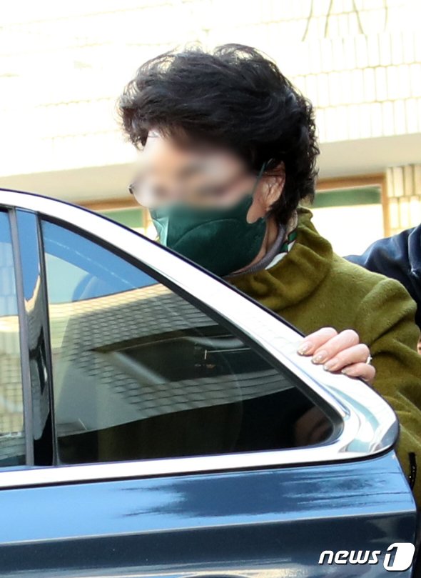 [속보] 尹장모 징역1년 법정구속…사문서위조 혐의 항소심 선고