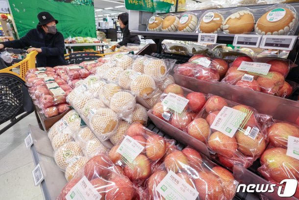 설 선물 인기 품목 사과·배…한 달 새 12% 올랐다