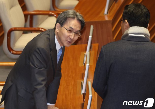 [단독] 민주 선관위원장 정필모 사퇴…불공정 여론조사 논란 여파