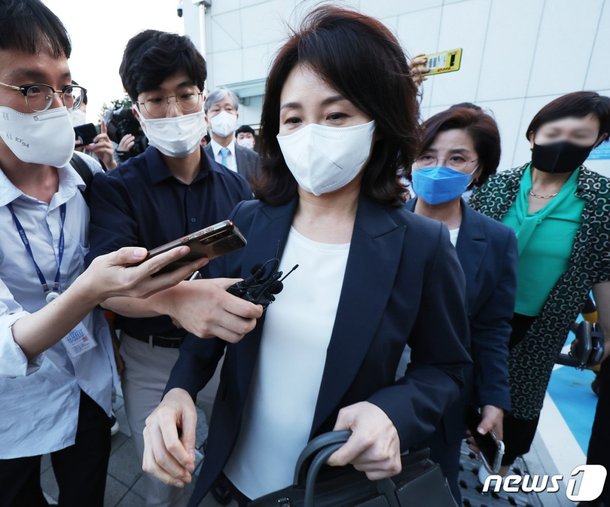 첫 재판 앞둔 김혜경씨 법원에 신변보호 요청