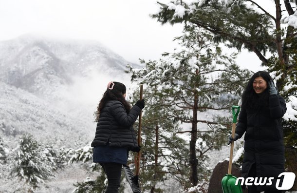 전국 대부분 지역 비·눈…강원 산지 최대 20㎝ 쌓인다종합[오늘날씨]