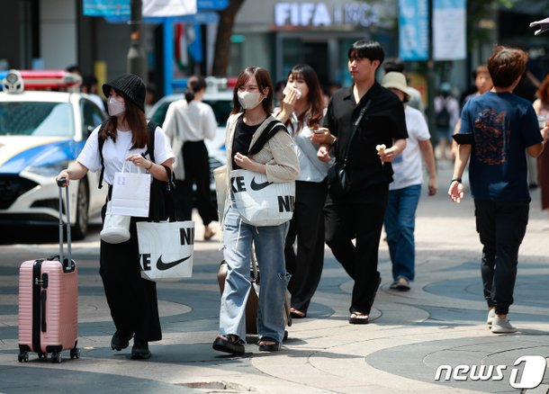 「いらっしゃいませ！」  » 日本人観光客が韓国に押し寄せる (Nate News)