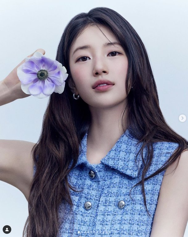 수지, 꽃을 든 꽃…절정의 여신 미모 [N샷]