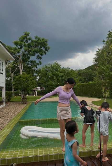 이지혜, 크롭티 입고 볼록 뱃살도 당당 공개…당황한 태국여행이지만