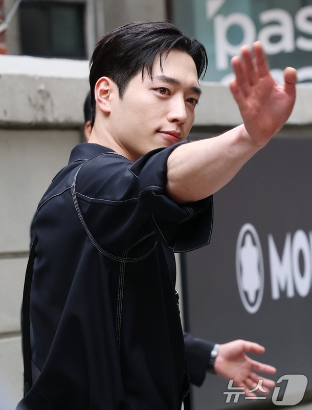 서강준, 섹시한 팔근육