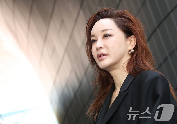 배우 김혜은, &apos;S대 동문&apos; 유시민 저격? 서울대 학력 이렇게 부끄러운 적 없어
