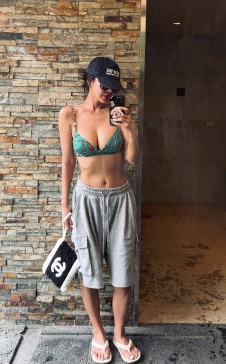 49세 김준희, 핫 비키니…글래머 몸매에 탄탄 복근 [N샷]
