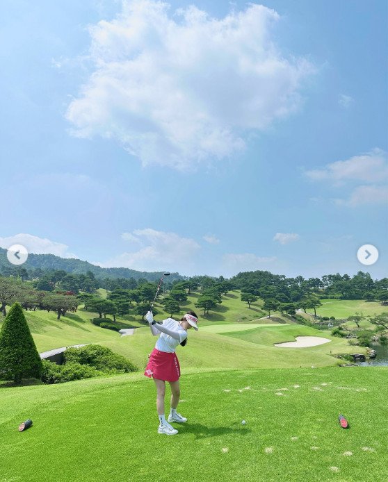 김태희, 골프장에서도 빛난 미모…이보미와 화기애애한 &apos;시누이·올케&apos;