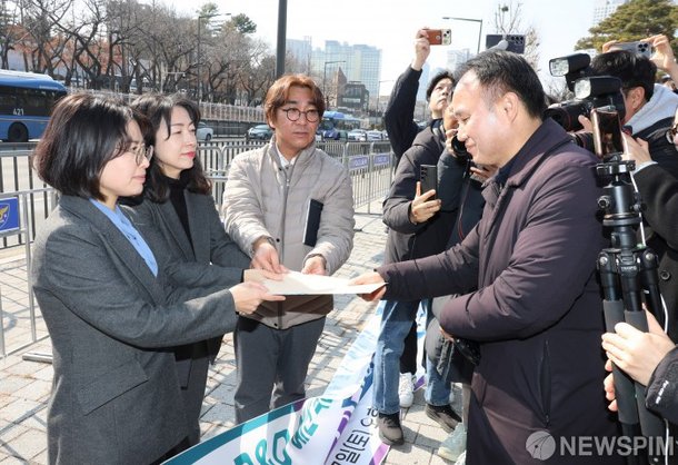 카이스트 동문들이 윤석열대통령에게  항의서 전달한 이유는 ?