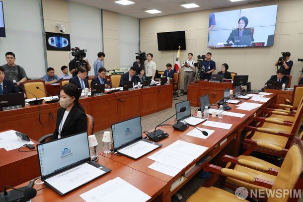 국민의힘 퇴장한 불법적 방문진 이사 선임 등 방송장악 관련 3차 청문회