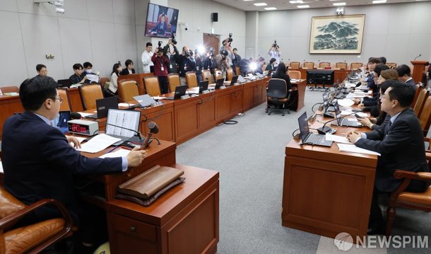 野, 여당 추천권 배제 규칙 개정안 운영소위 통과…與