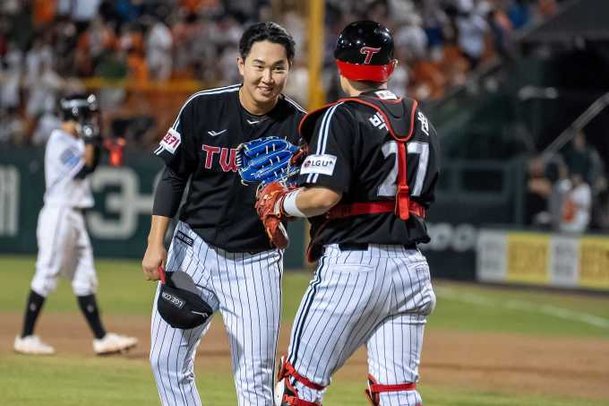 박명근 투구 장면