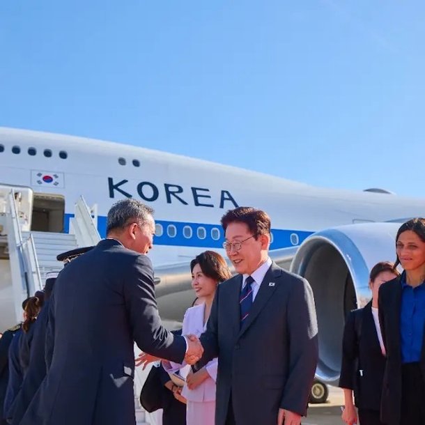 李대통령, 프랑스 파리 도착…5개월 만에 마크롱과 정상회담