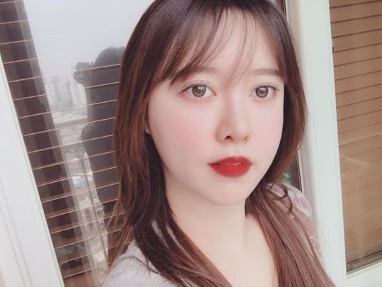 안재현♥'구혜선, 갈색 눈동자+붉은 입술 '원조 얼짱 미모'[Sns☆컷] : 네이트 연예