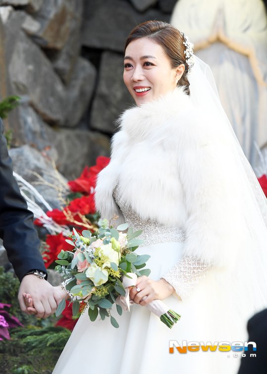 ì„œí˜„ì§„ å‰ ì•„ë‚˜ìš´ì„œ ì²«ì§¸ ìž„ì‹  11ì›