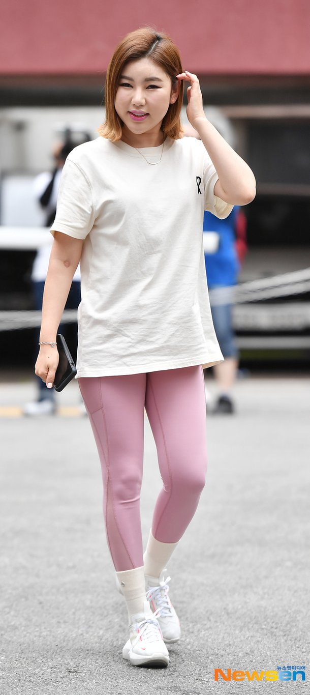 송가인, 레깅스 패션도 완벽 소화[포토엔Hd] : 네이트 연예