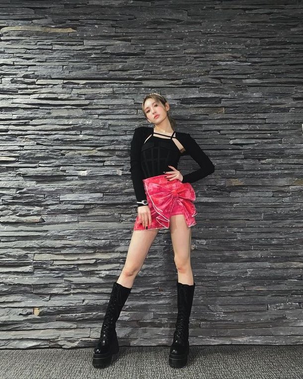 ì „ì†Œë¯¸ ë‹¤ë¦¬ê°€ ì–¼ë§ˆë‚˜ ê¸´ê±°ì•¼ ë°±ë§Œë¶ˆì§œë¦¬ ë§ˆë„¤í‚¹ ëª¸ë§¤ Sns ì»· ë„¤ì´íŠ¸ ì—°ì˜ˆ