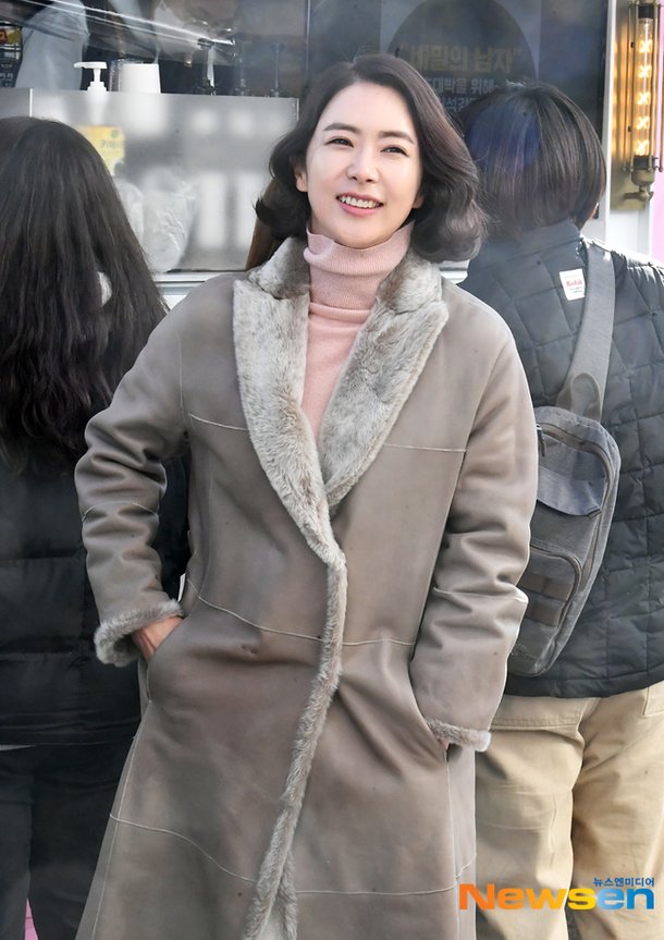김윤경 '강추위에 패션은 코트 하나로~ ' [포토엔Hd] : 네이트 뉴스