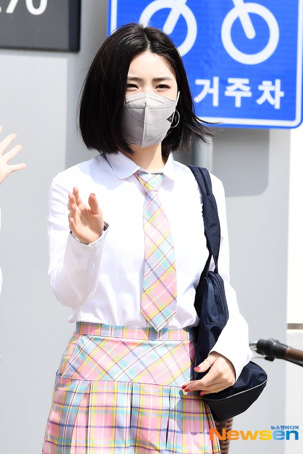 브레이브걸스 유나 '교복도 찰떡인 막내'[포토엔Hd] : 네이트뉴스