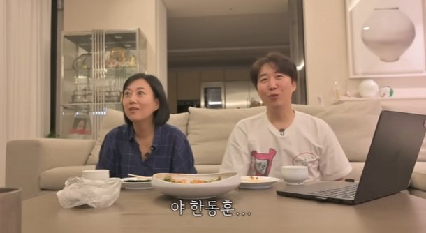 요즘 같은 시국에 도경완 말실수에 데뷔 26년차 ♥장윤정도 진땀