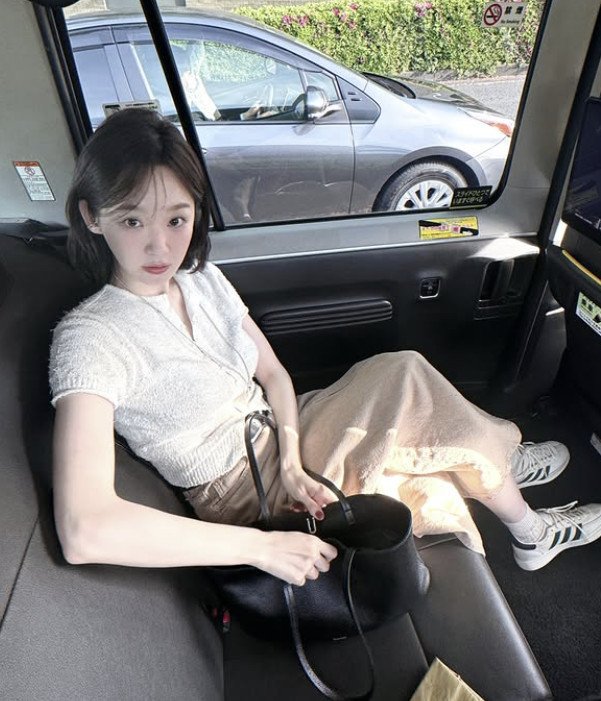 돼비치라니, 강민경 이렇게 늘씬한데 뭐가 살쪄! 맛있게 쪘을 뿐…