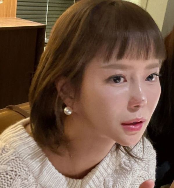 &apos;이수근♥&apos; 박지연 또 SOS, 신장 이식 후 문페이스·대퇴부 괴사…이번엔 얼굴 빨갛게 물들어