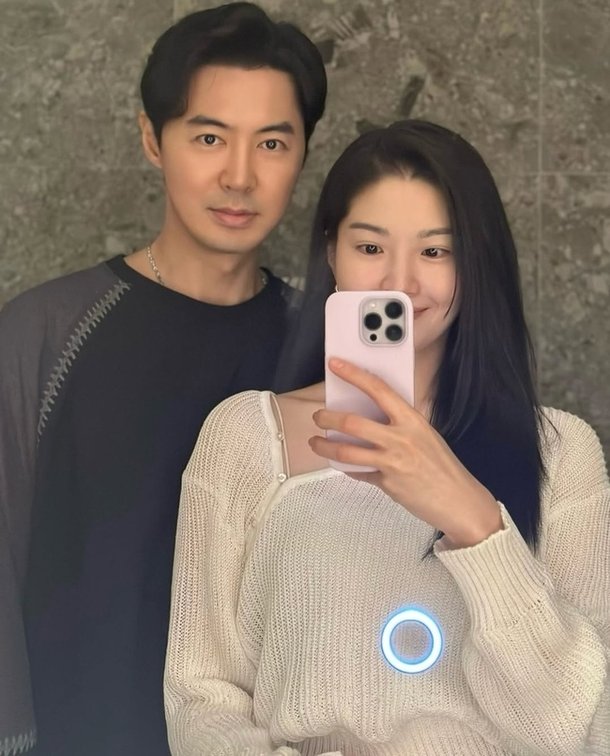 전진♥류이서 집 화장실 셀카에도 빛나는 부부…꿀 뚝뚝 투샷